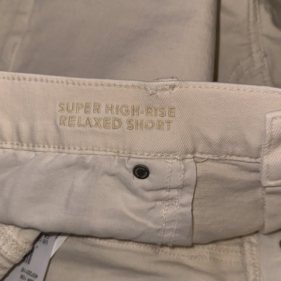 Super High-Rise Relaxed Shorts - Picture 8 of 8